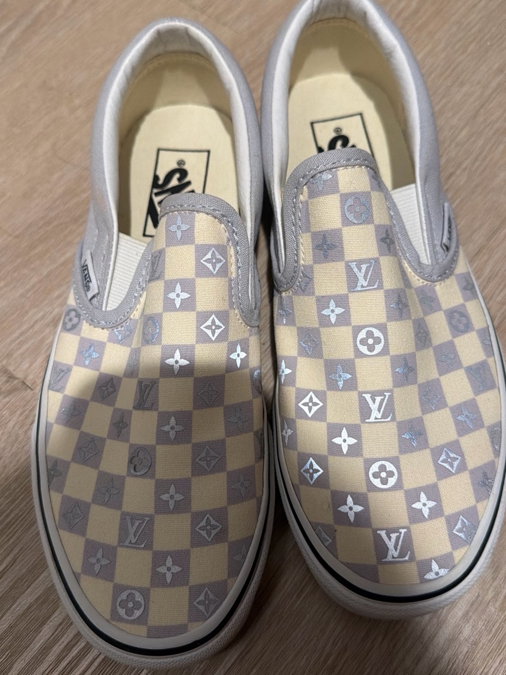 Slip-On Canvas Sneakers in Beige and Gray Very Cute 5.5 = 7w
